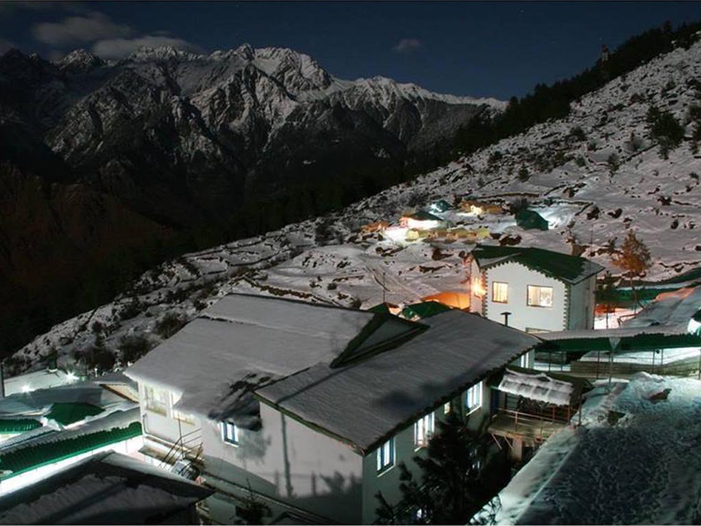Top 10 Hill Stations In North India : Auli hill station in Uttarakhand
