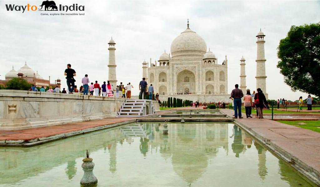 Best Tourist Places In India : Taj Mahal