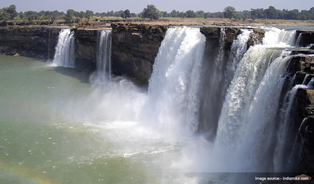 Famous Waterfalls In India : Chitrakoot Waterfall