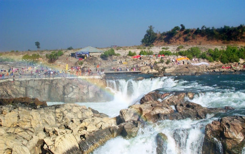 Famous Waterfalls In India : Dhuandhar Waterfall