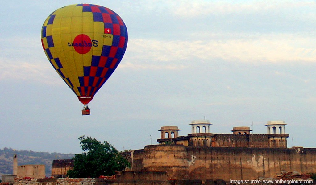 Hot air ballon at Jaipur