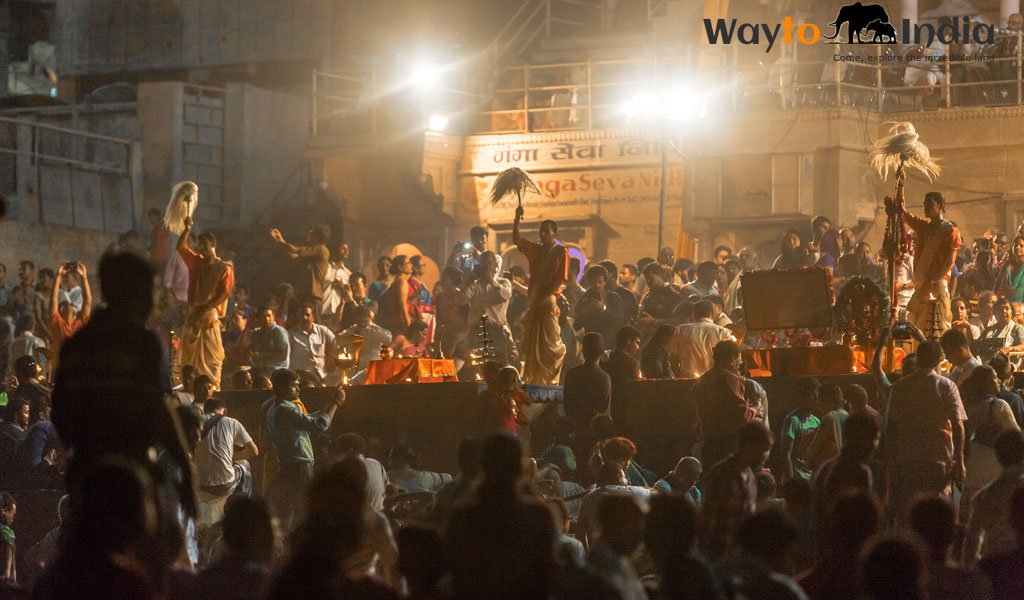 Evening aarti at Dasaswamedh Ghat : Must do things in Varanasi